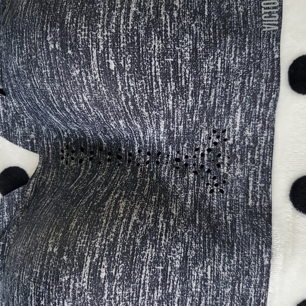 Victoria's Secret Padded Sports Bra - Picture 4 of 10